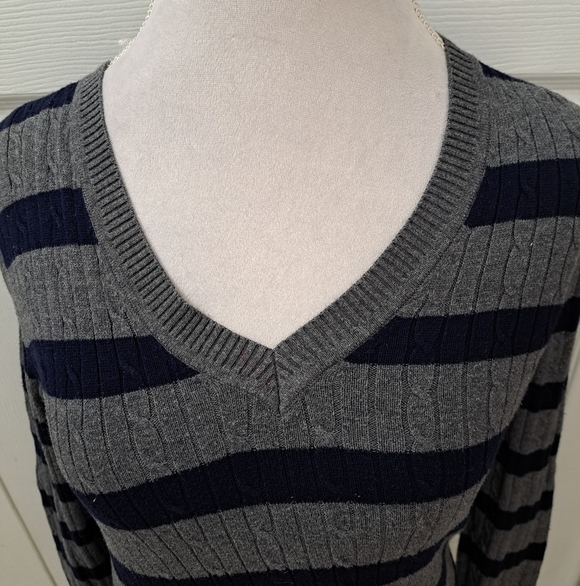 Striped V-Neck Sweater - Gray and Black   Size M - Picture 2 of 8